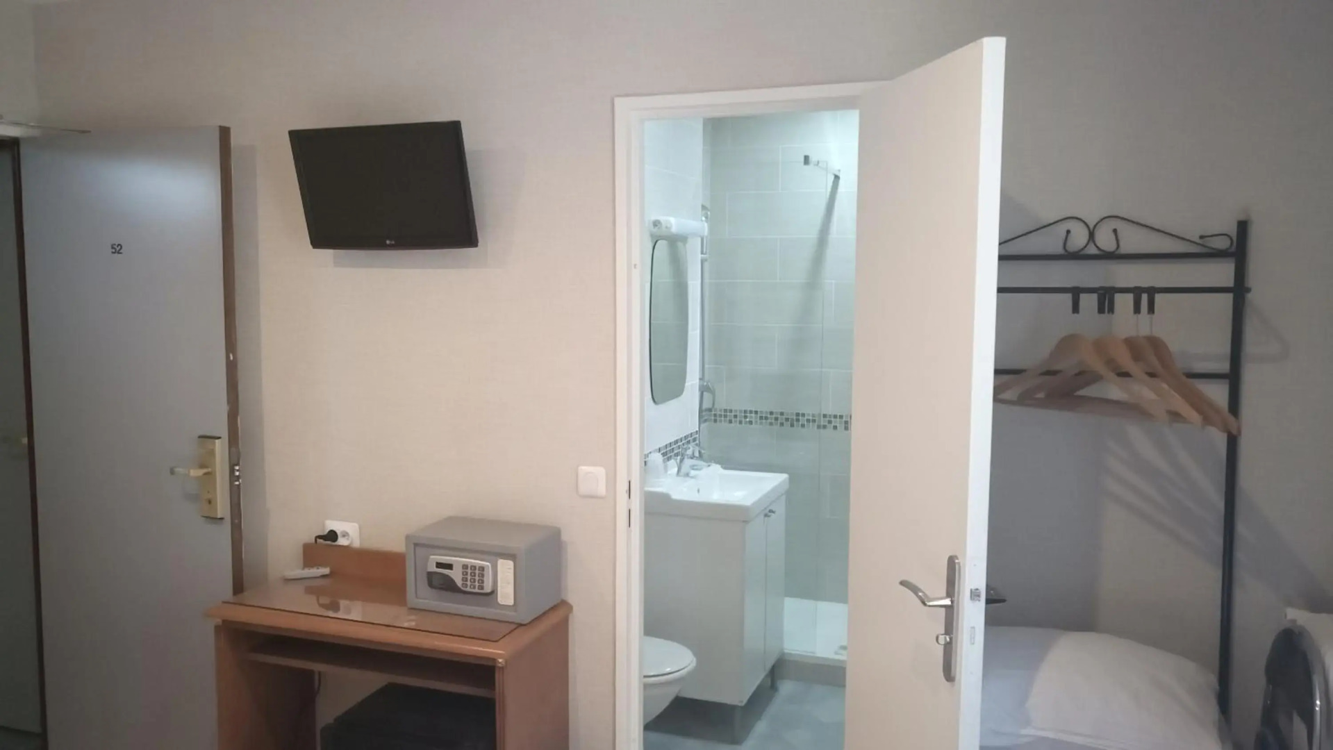 Foto - Hôtel De La Perdrix Rouge