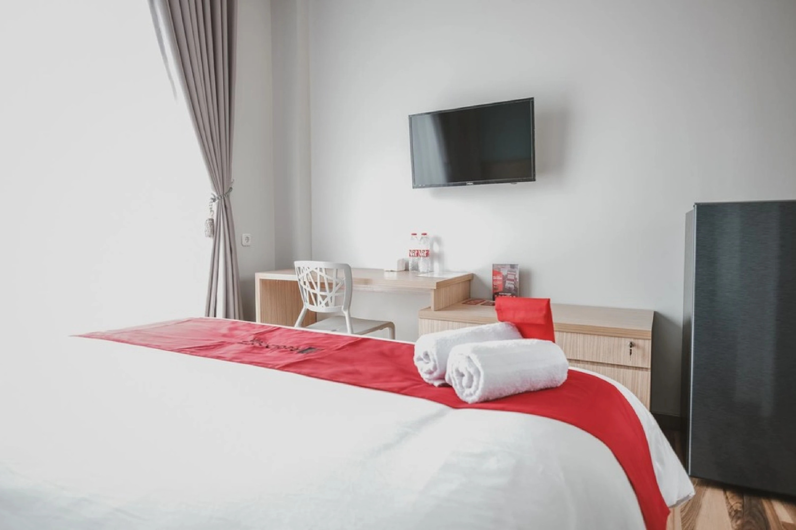 Foto - Reddoorz Plus @ Karet Pedurenan 3
