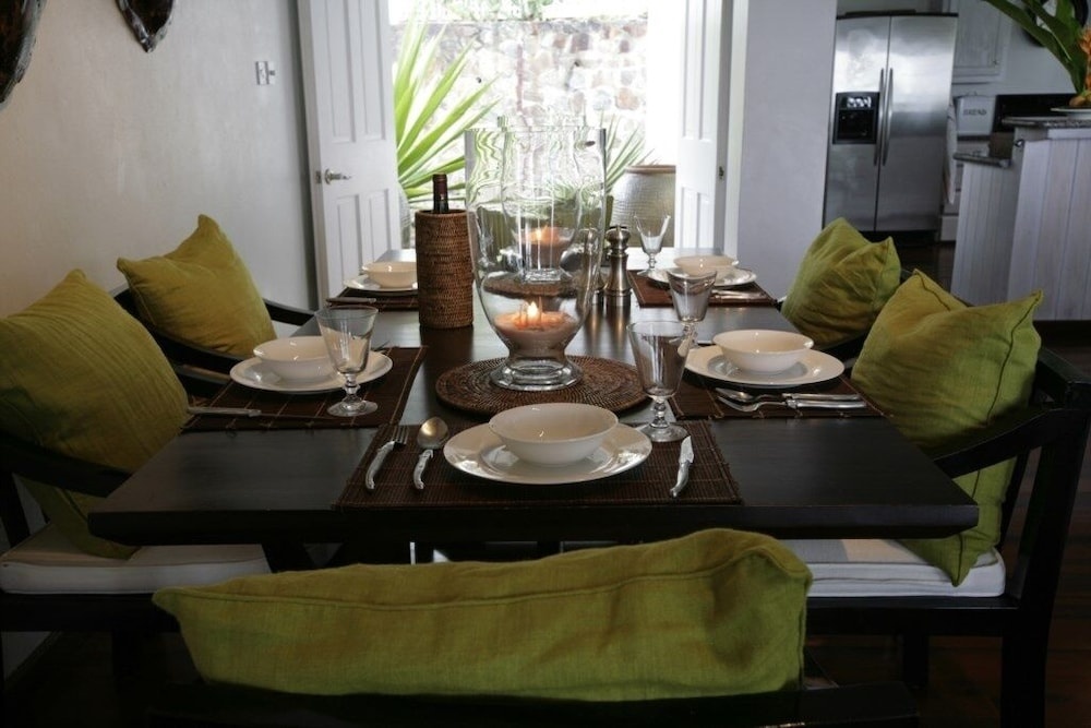 Villa Kessi - Beautiful Caribbean Style Family Villa 3 Bedroom Villa by RedAwning