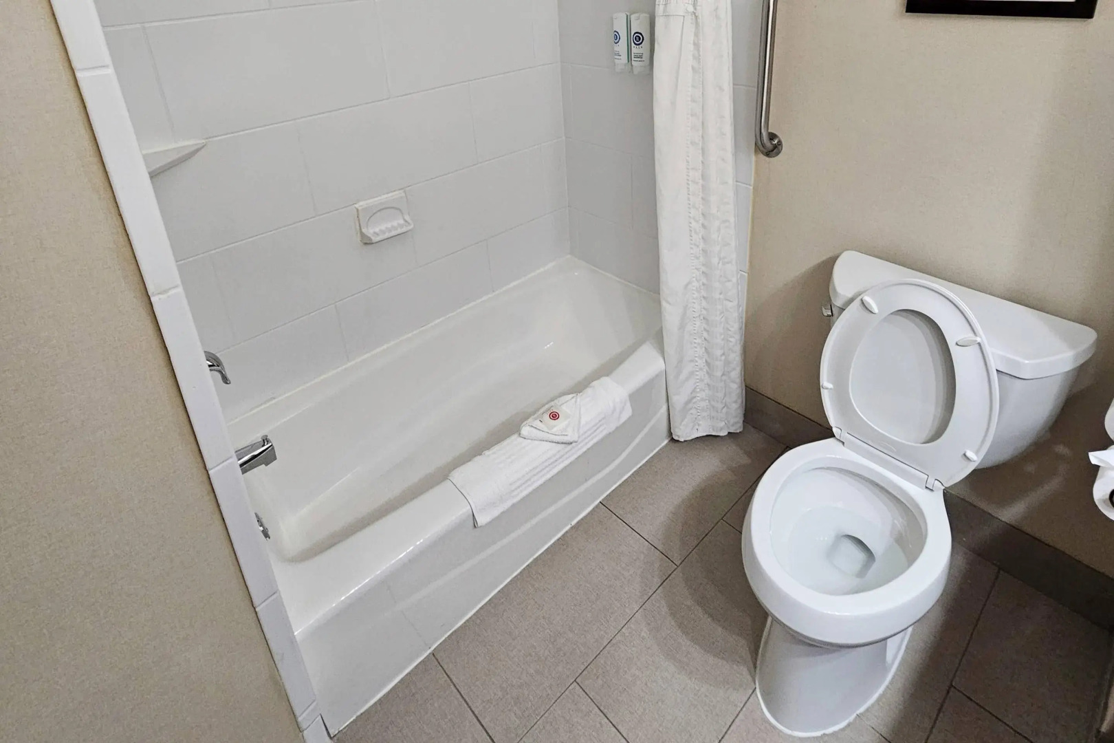 Photo - Comfort Inn & Suites Geneva- West Chicago