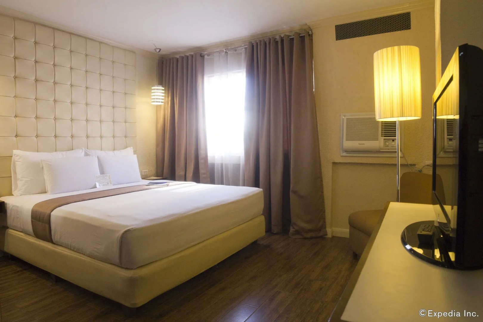 Photo - Rothman Hotel