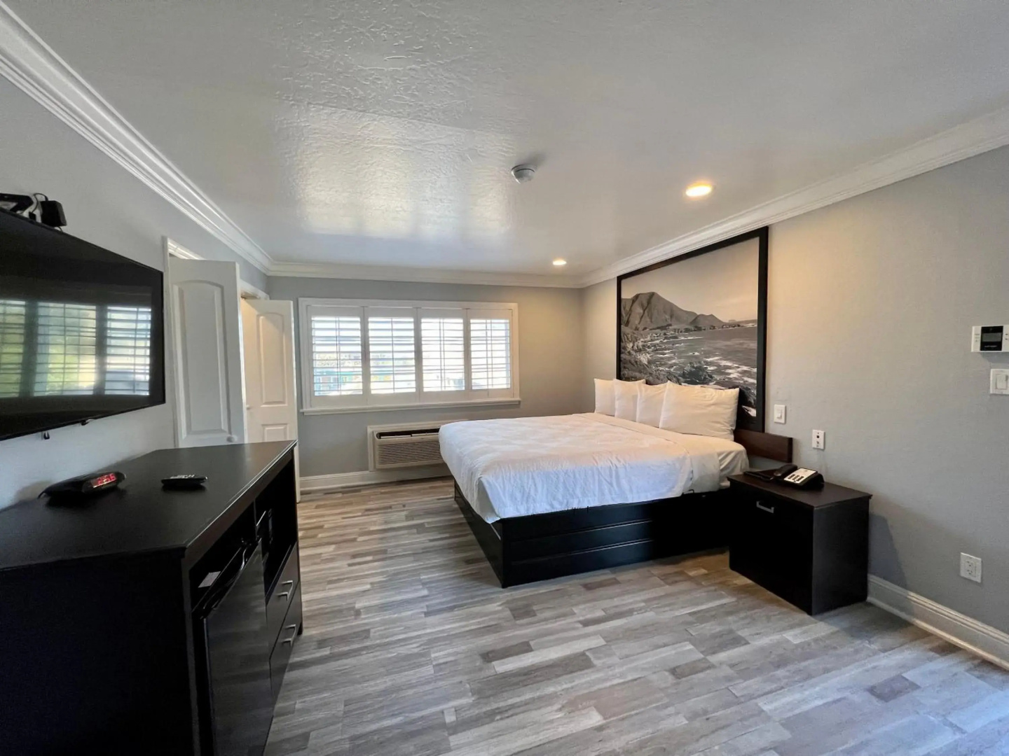 Photo - Aura Inn Monterey