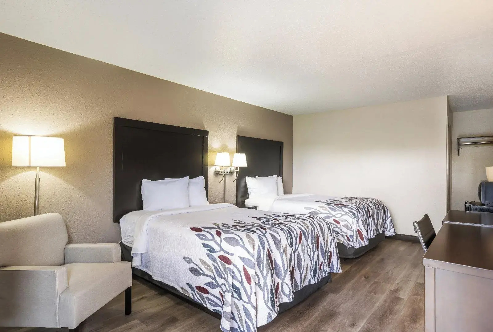 Photo - Red Roof Inn Savannah – Southside/Midtown