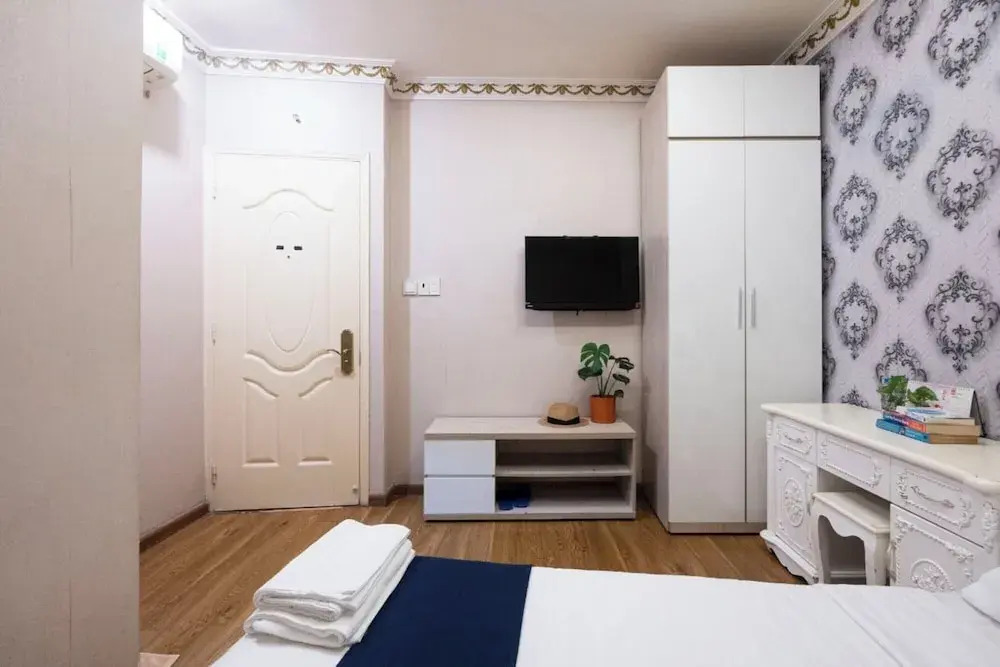 Foto - CROWNE MEOW BÙI VIỆN HOTEl 2