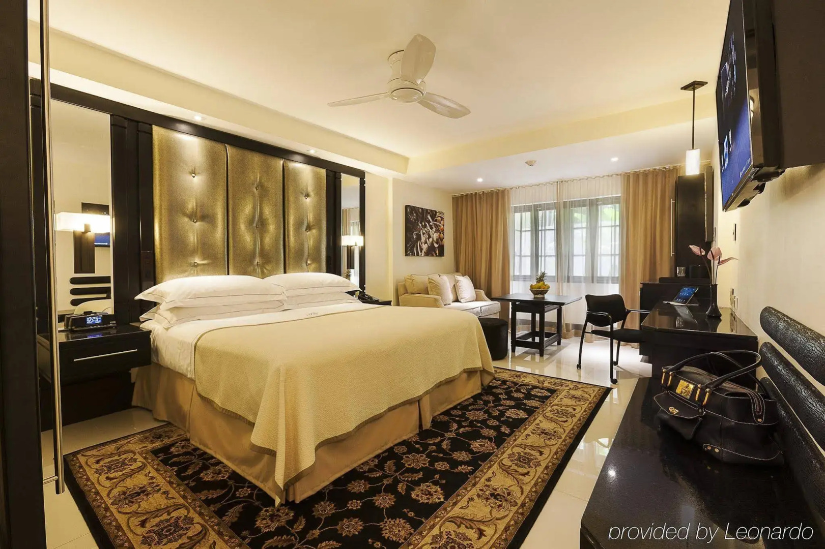 Foto - Terra Nova, BW Premier Collection