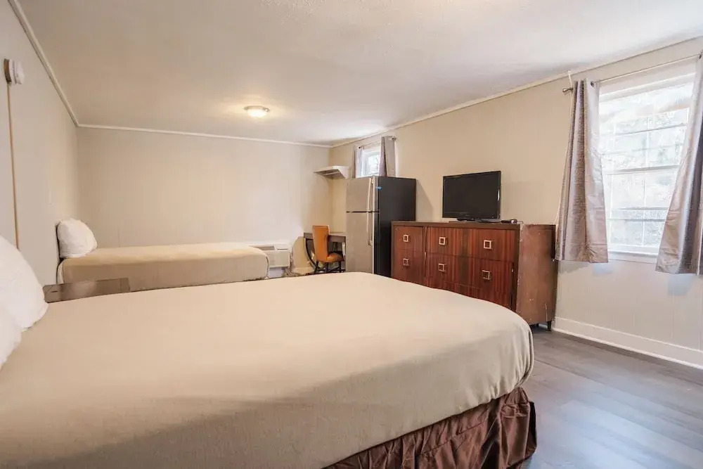 Photo - Thunderbird Motel