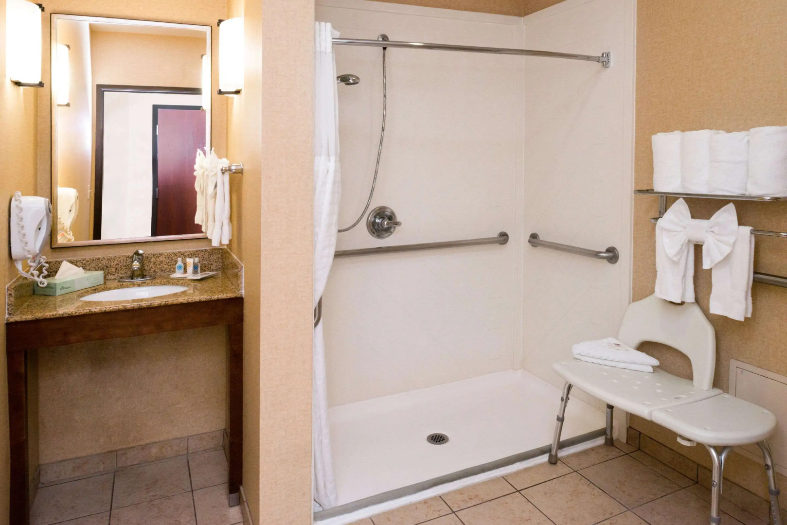 Photo - Comfort Suites Ontario Airport Convention Center