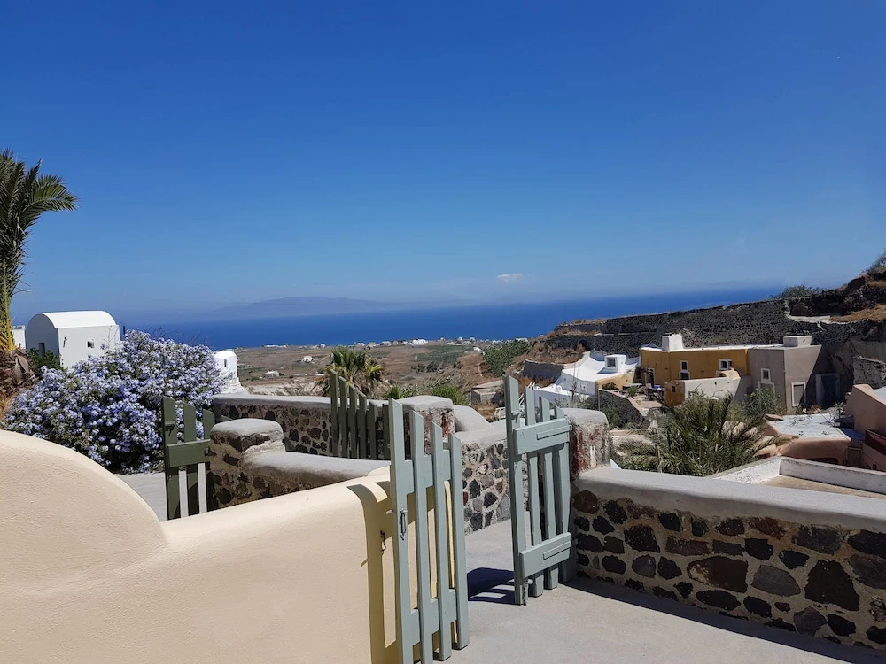 Photo - Neema Maison Finikia Santorini
