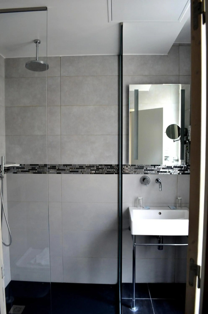 Photo - Hotel Amiral Fondary