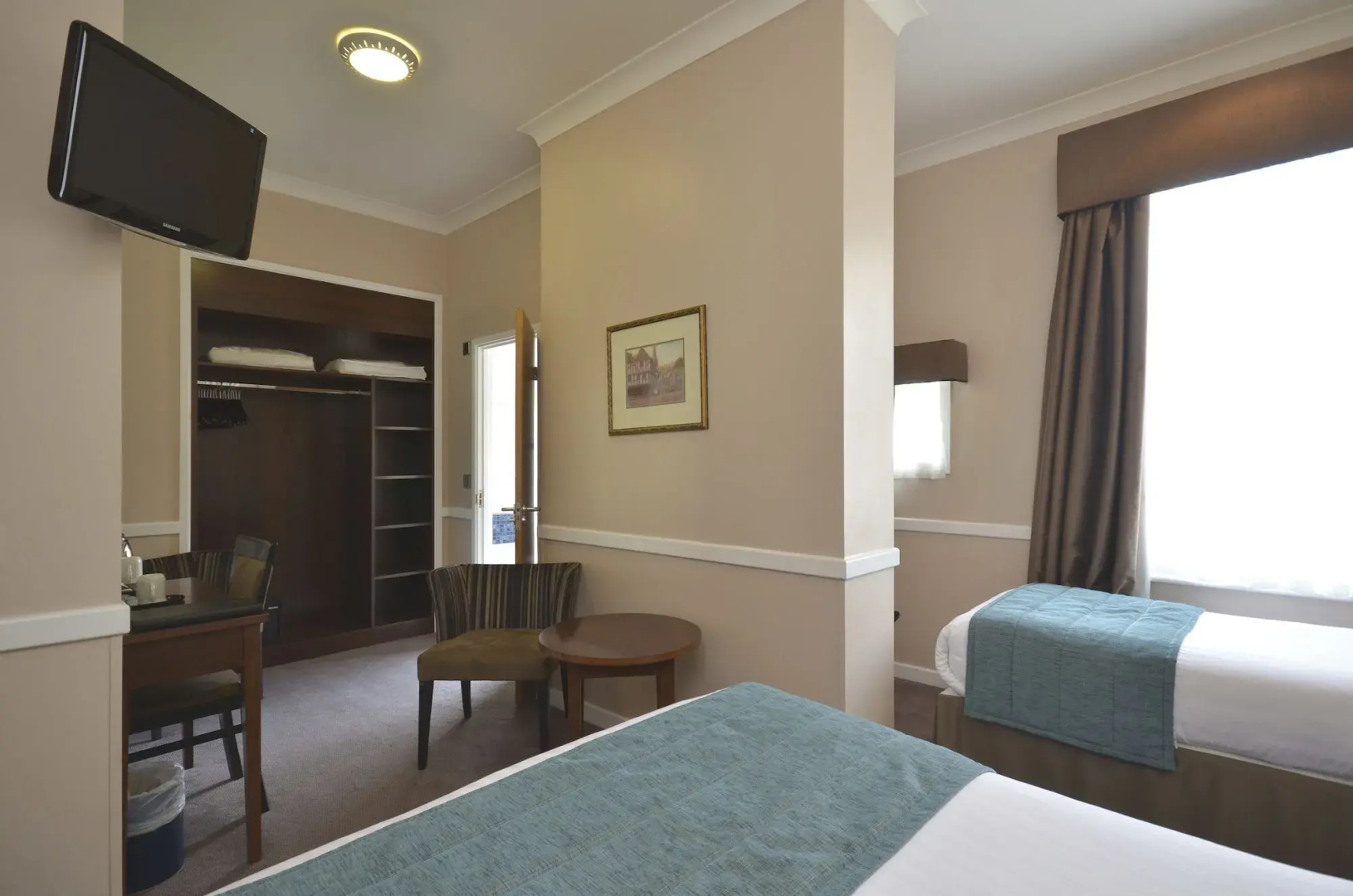 Photo - Princes Square Hotel
