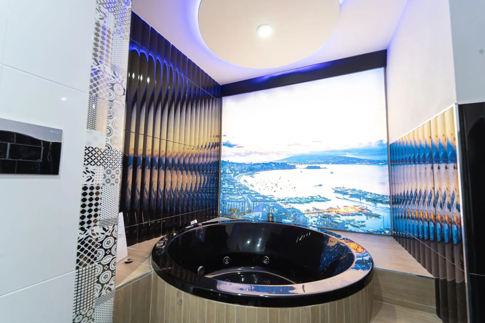 Photo - P.C. Boutique H. Vesuvius, Napoli Centro, by ClaPa Group