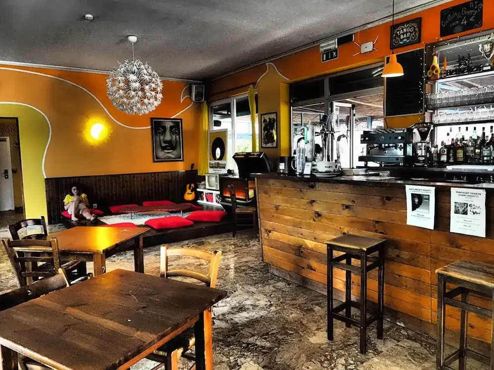 Foto - Sunflower Beach Backpacker Hostel & Bar