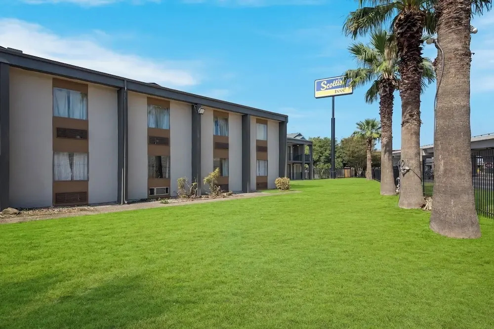 Photo - Scottish Inns Austin North