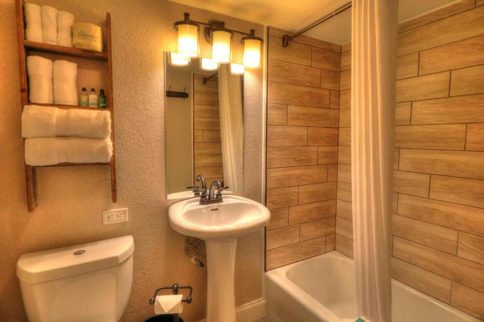 Photo - River Edge Inn