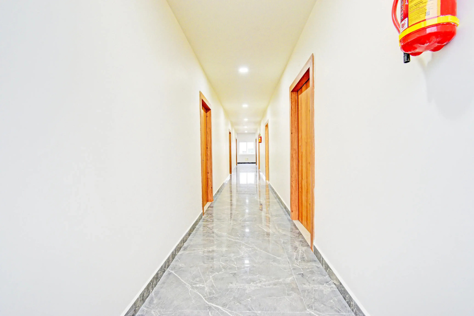 Foto - Super Townhouse Oak Kompally