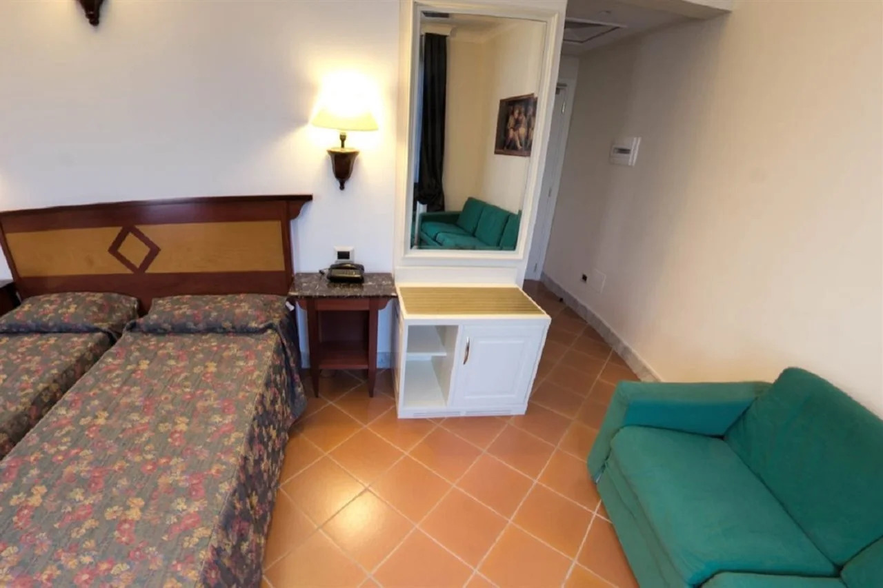 Photo - Corona D'Italia