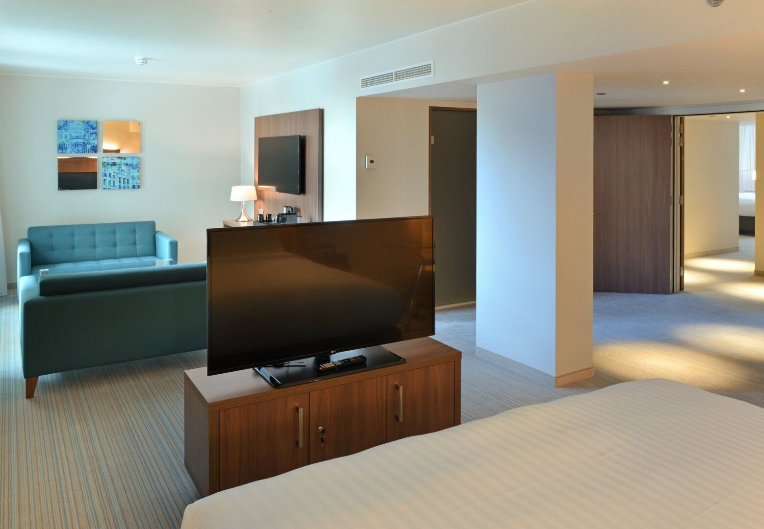 Photo - Courtyard by Marriott Brussels EU