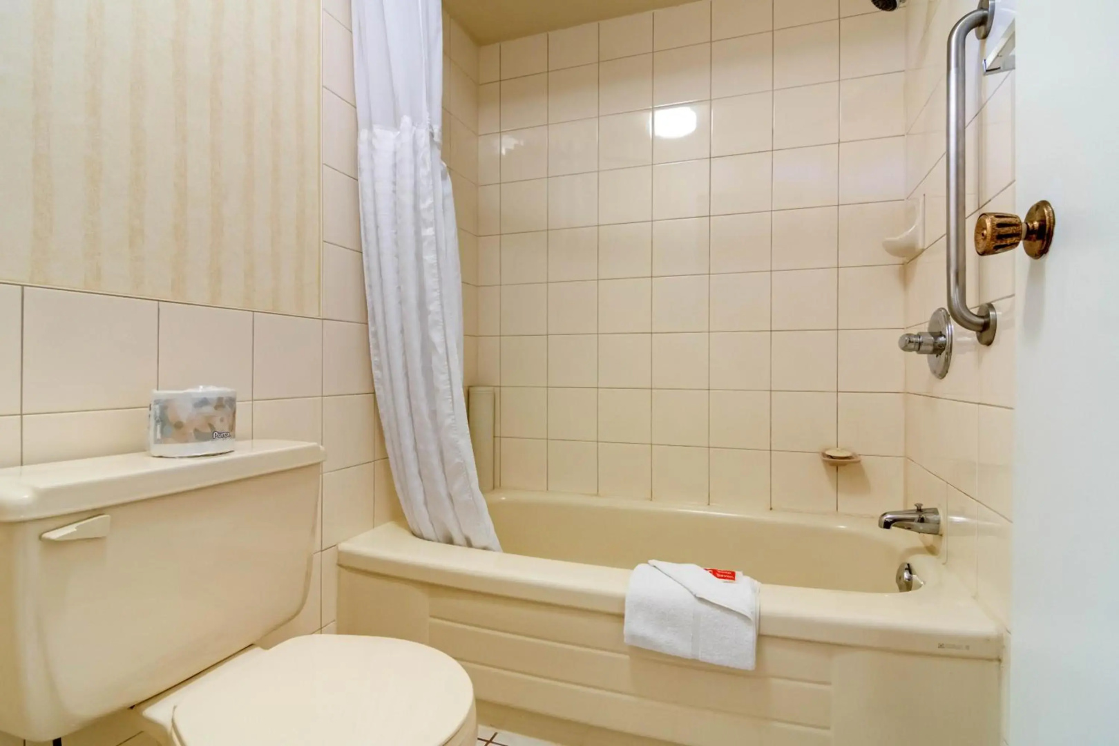 Photo - Econo Lodge Inn & Suites