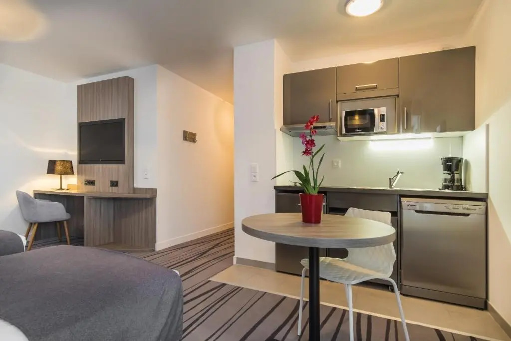 Photo - Nemea Appart Hotel Quai Victor Tours Centre