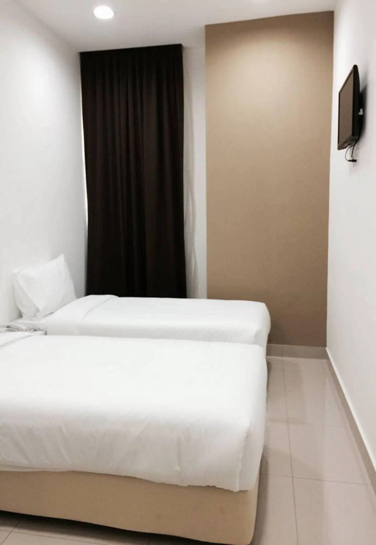 Photo - YY48 Hotel 2 Mins Walk From Masjid Jamek LRT Station
