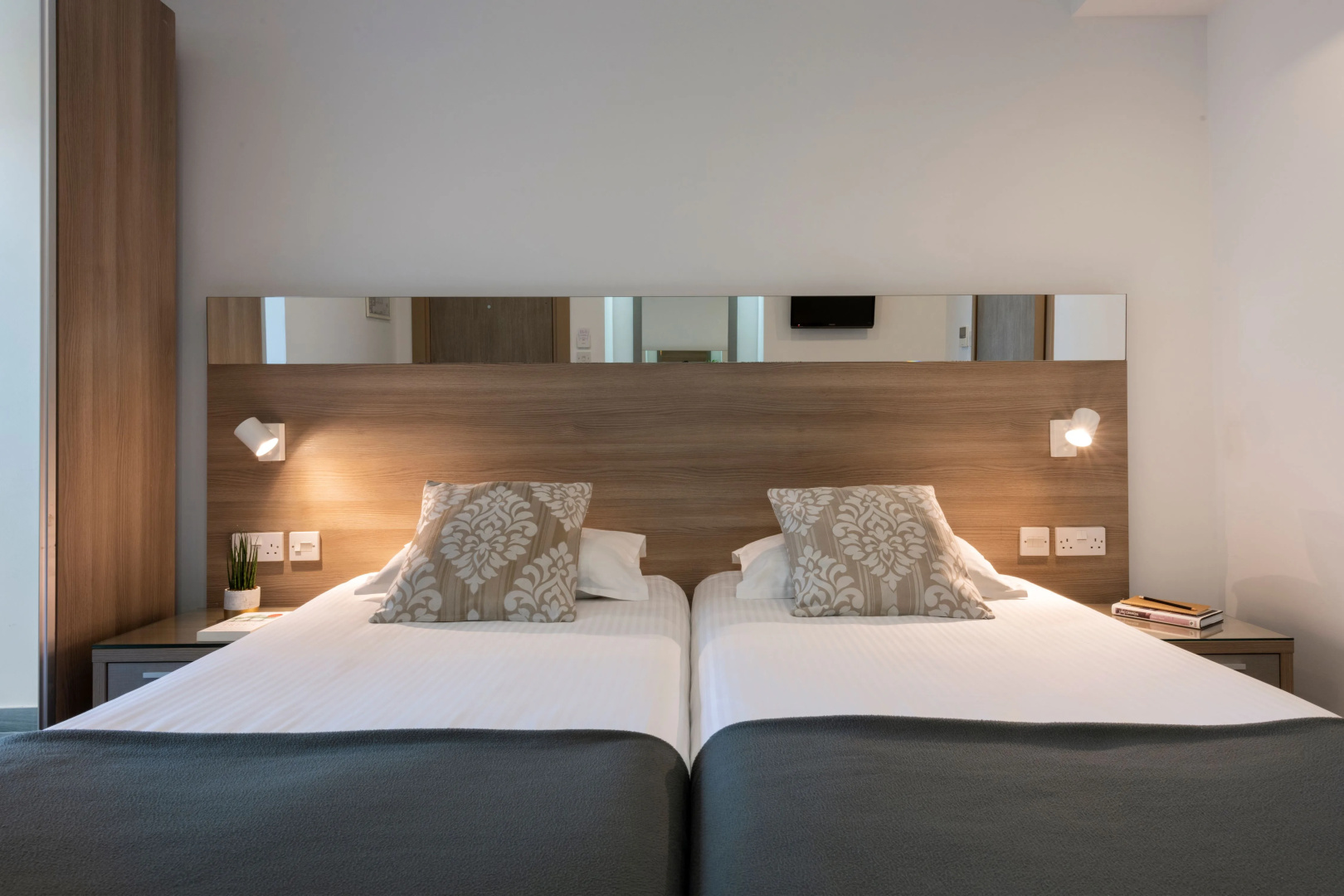 Foto - Plaza Regency Hotels