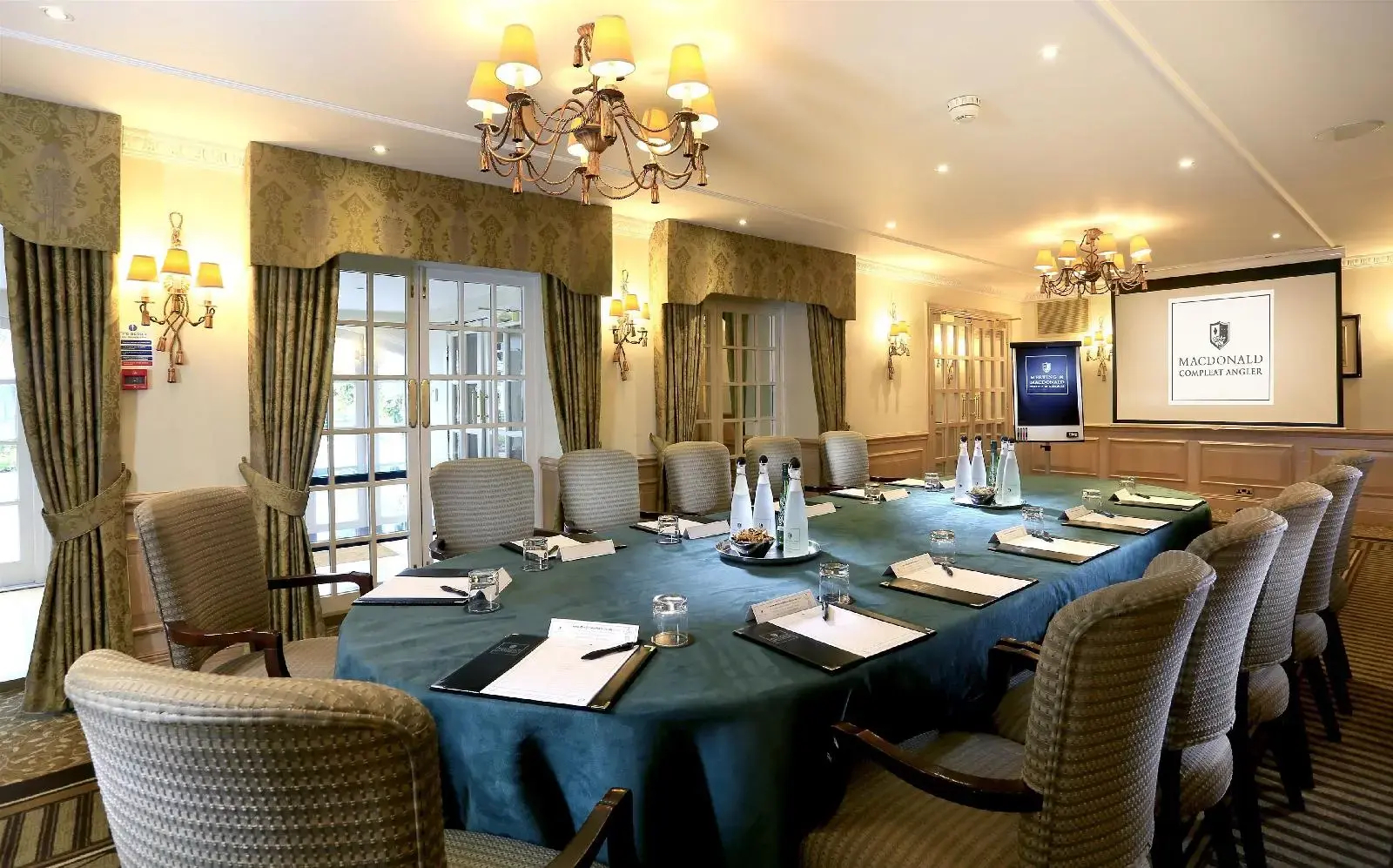 Foto - Macdonald Compleat Angler