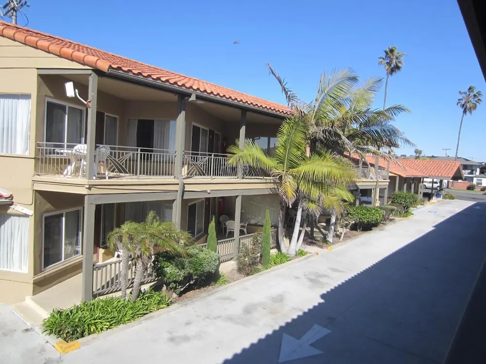 Photo - Pacific Shores Inn