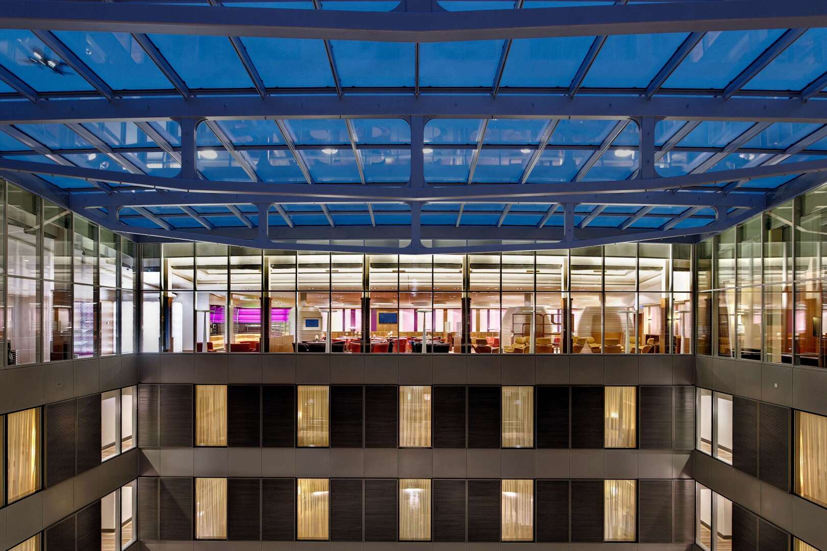 Photo - Hilton Frankfurt Airport