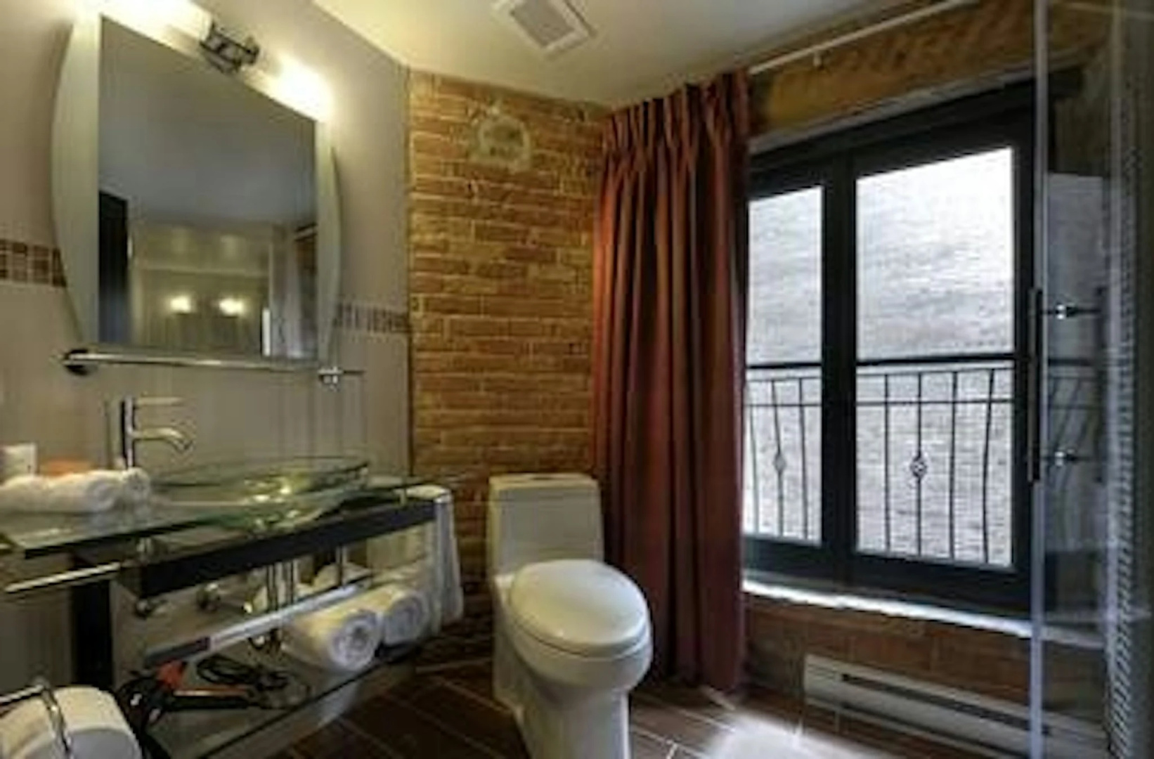 Photo - Le Petit Hôtel Vieux-Montréal - Saint-Paul by Gray Collection
