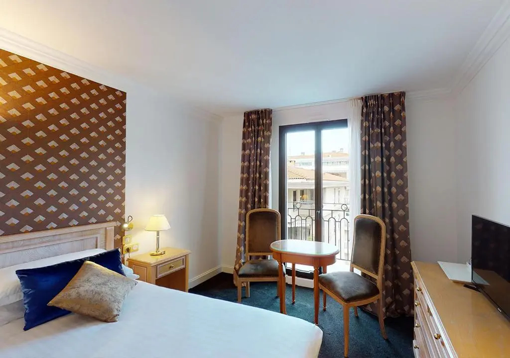 Photo - Sun Riviera Hotel