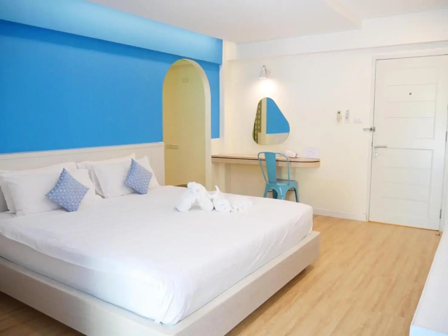 Foto - The Tint At Phuket Town - SHA Plus