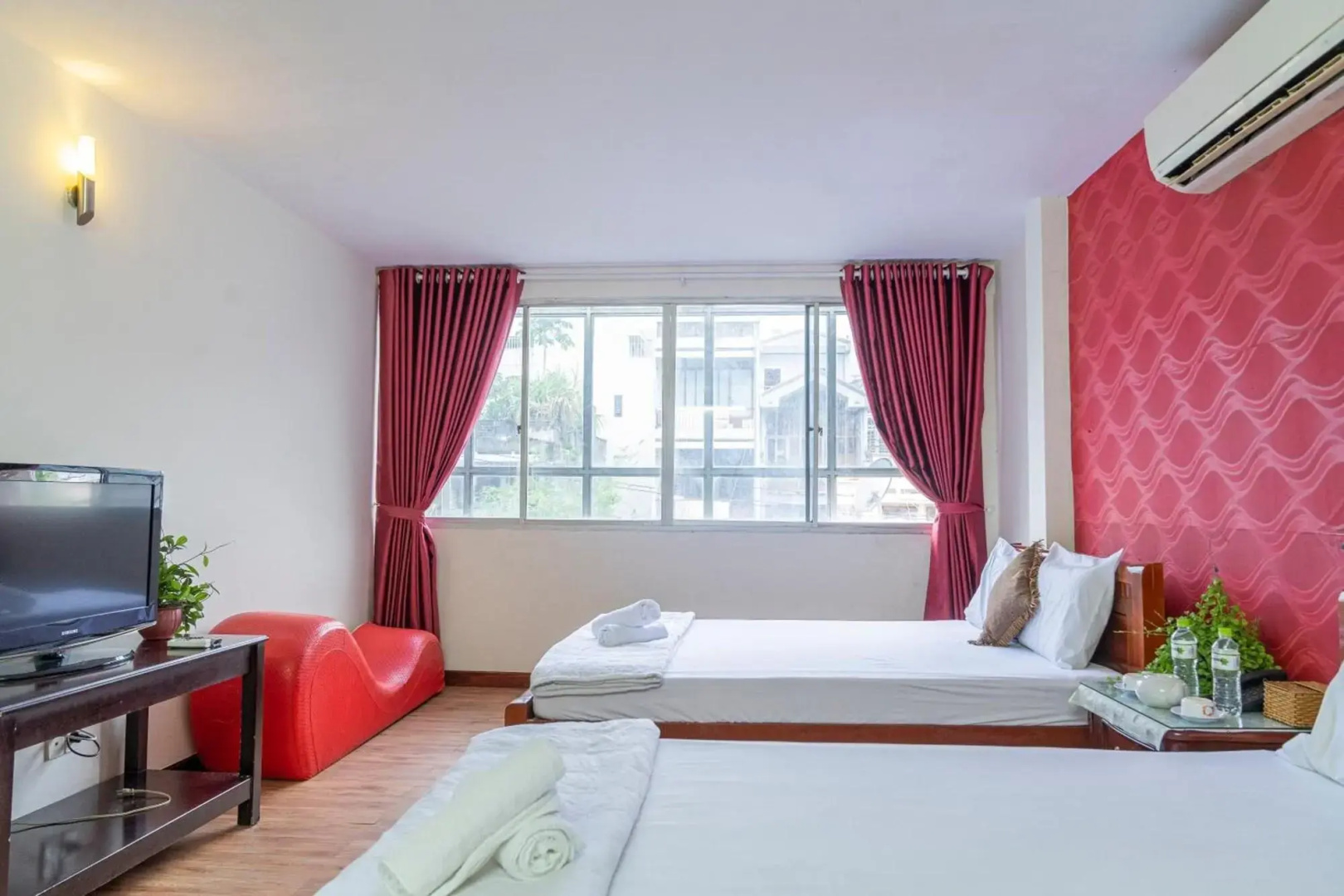 Photo - Long Son Hotel