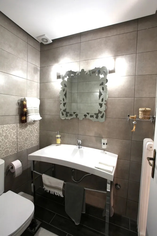 Photo - Athenian Niche in Plaka Villa by Athenian Homes