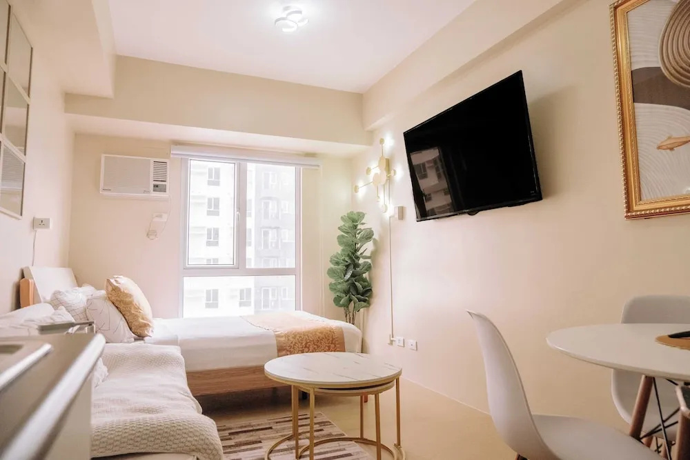 Minimalist Chic City Loft