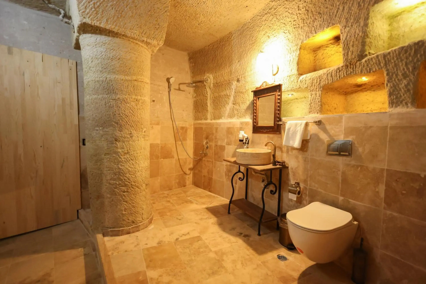 Photo - Travel Inn Cave Hotel