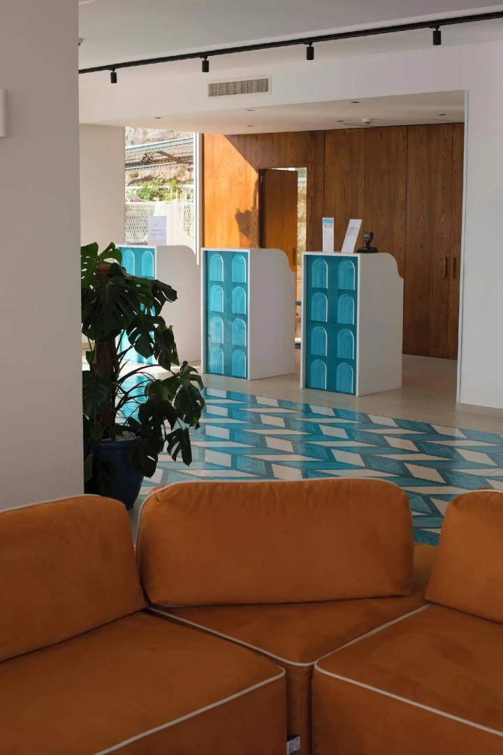 Photo - Admiral Hotel