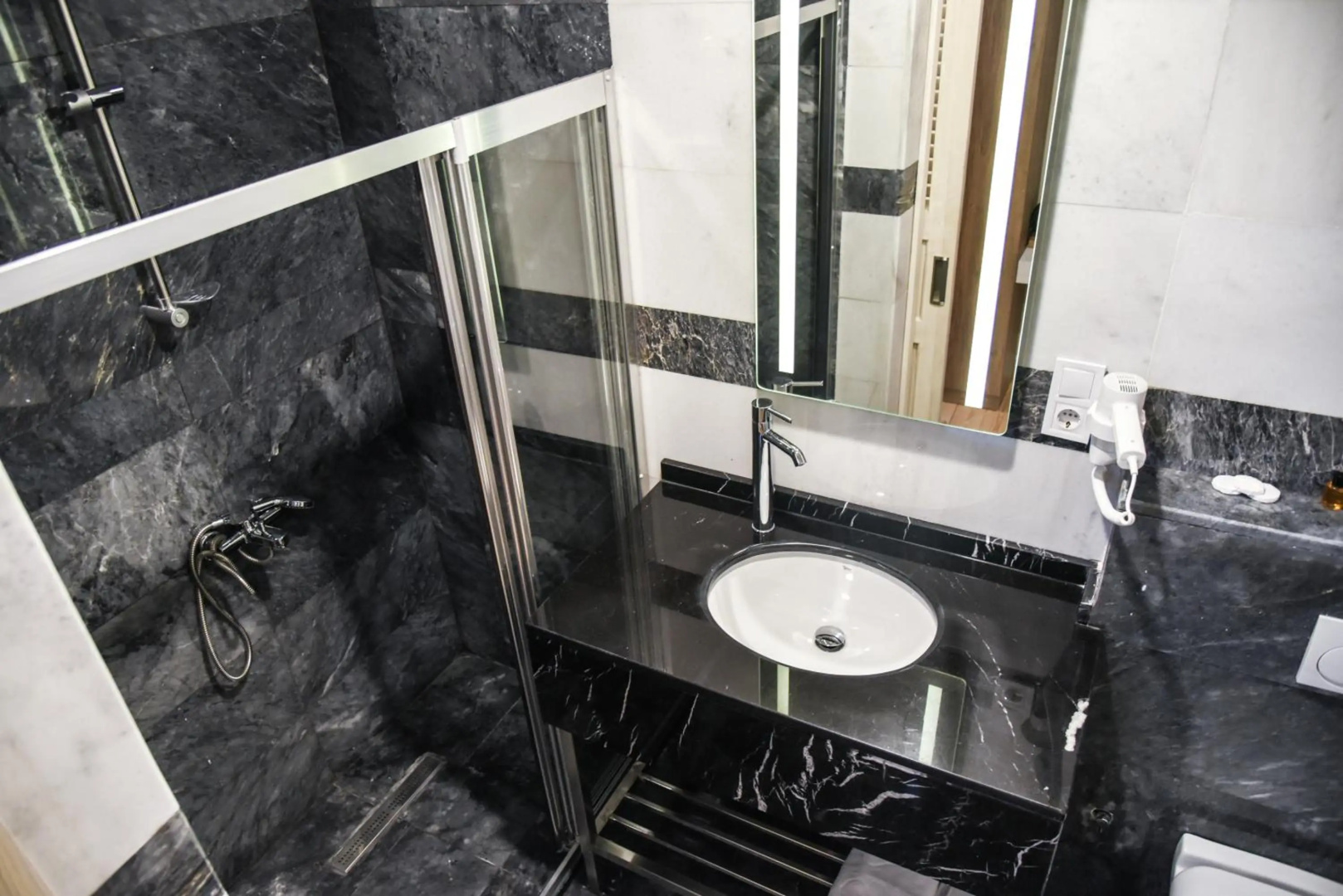 Foto - Luxir Hotel