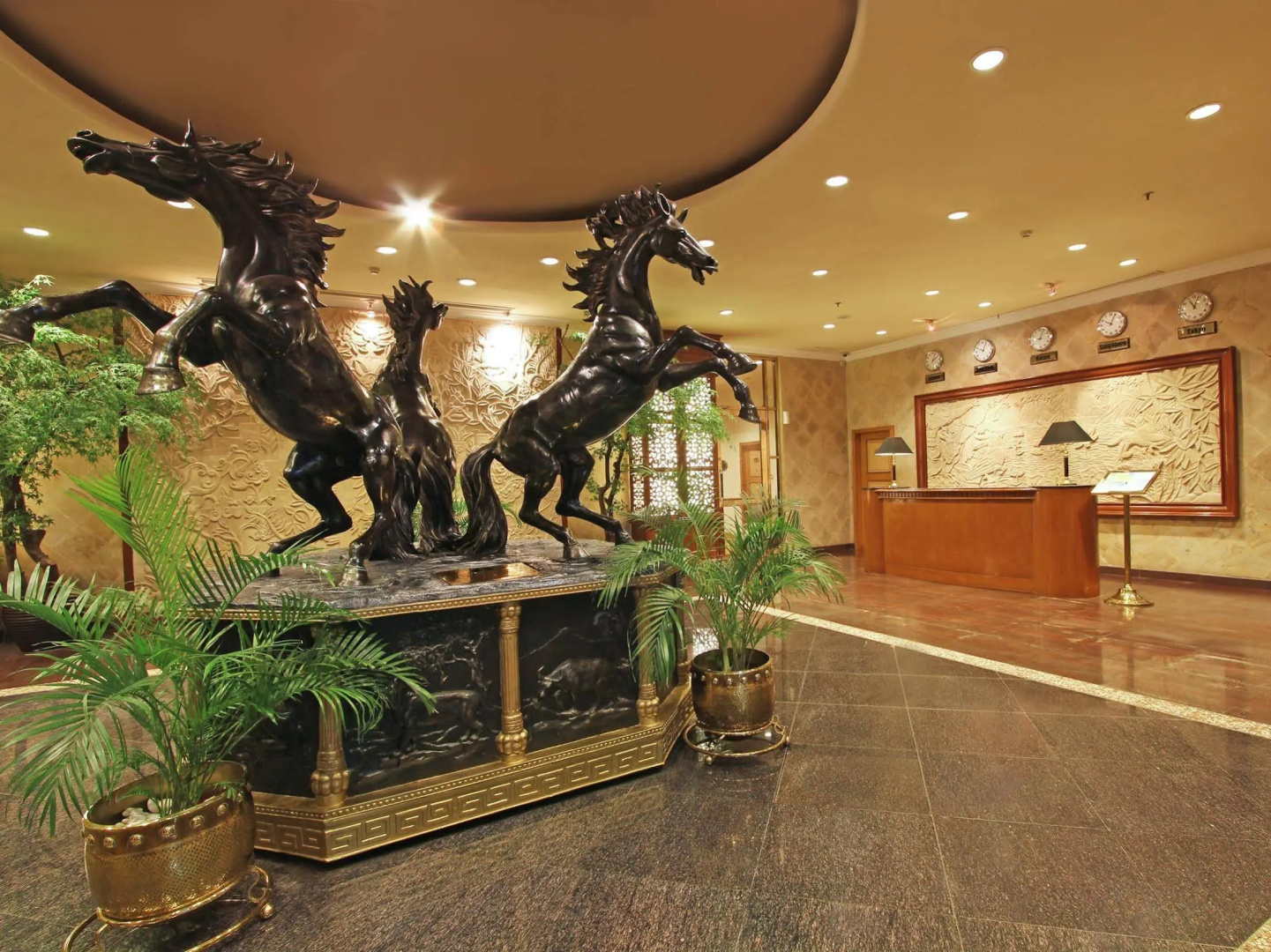 Harmoni Suites Hotel
