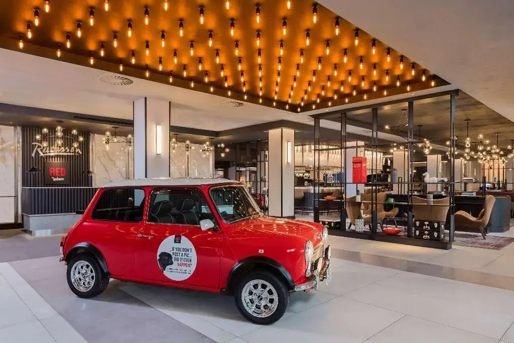 Photo - Radisson RED London Heathrow
