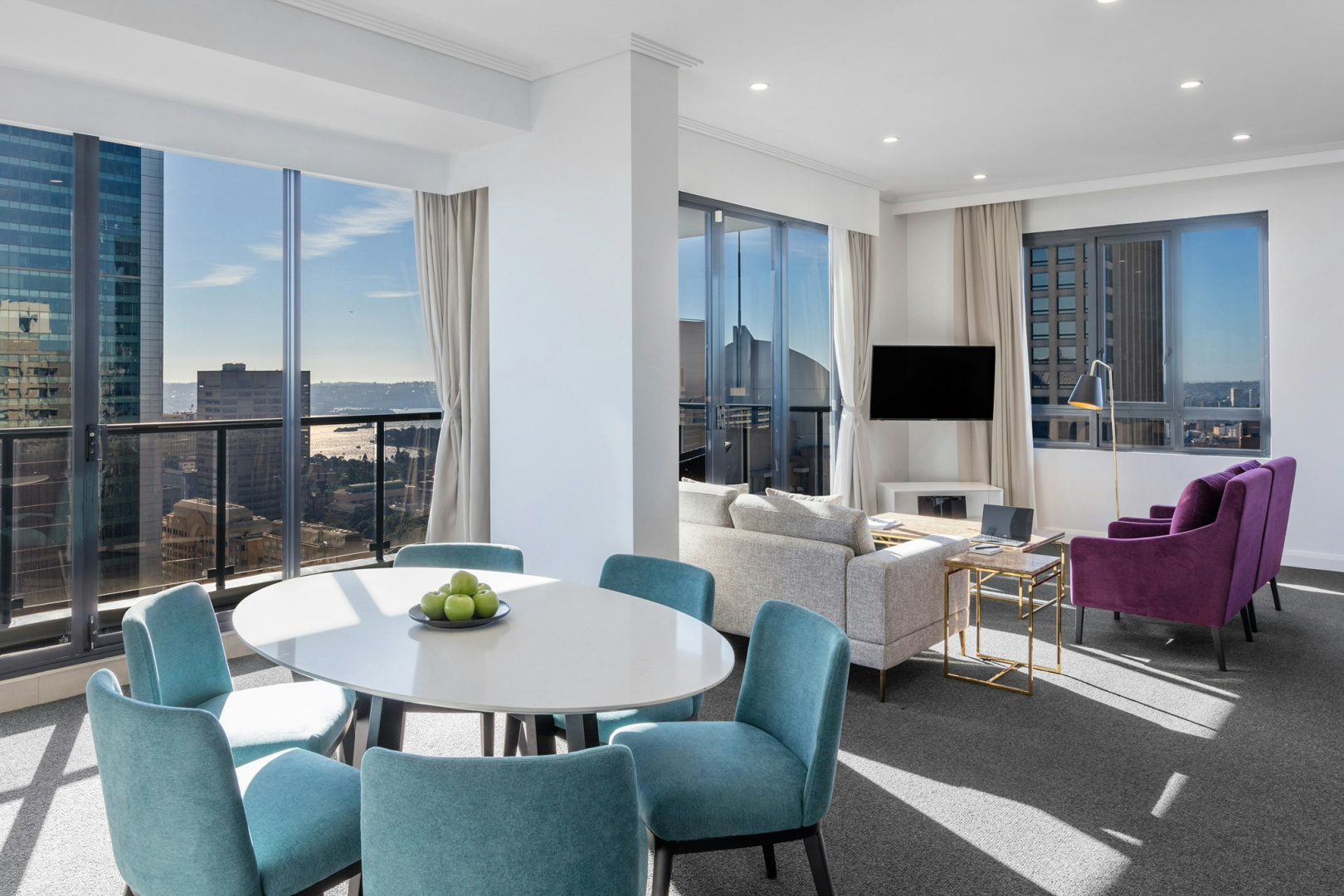 Photo - Meriton Suites Pitt Street, Sydney