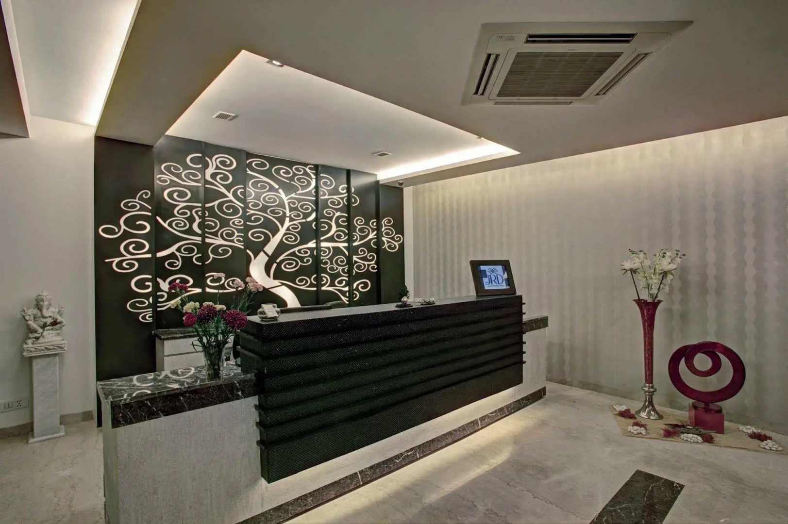 Photo - JRD Luxury-Business Hotel