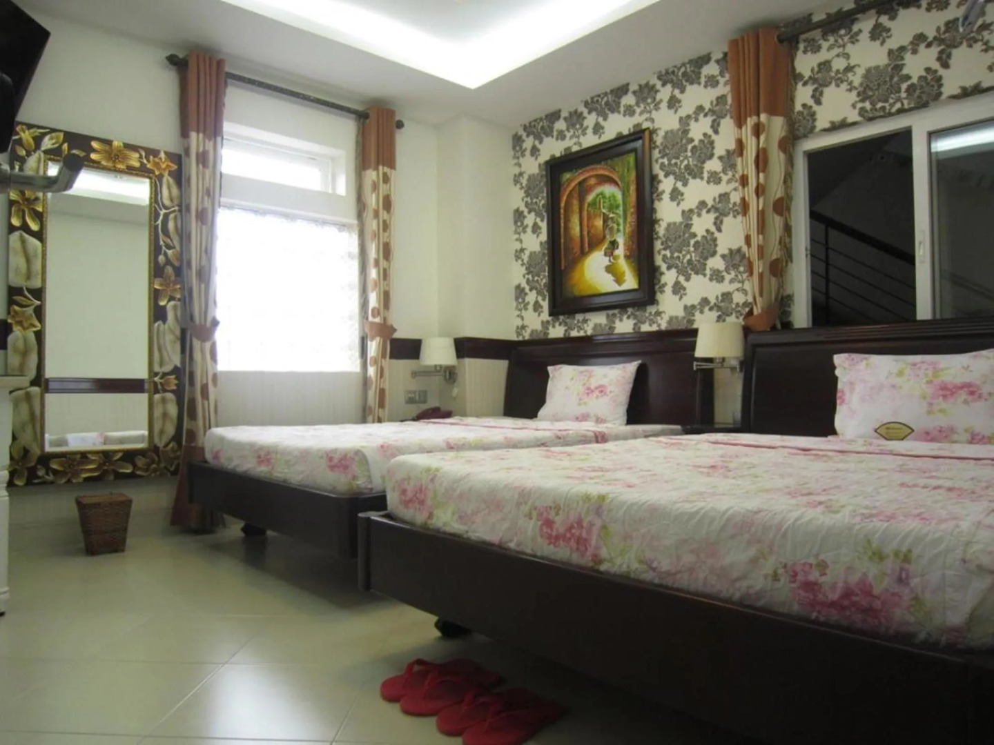 Photo - HOANG THANH THUY AIRPORT HOTEL 2 - Gần Ẩm Thực Đêm Chợ Hoàng Hoa Thám