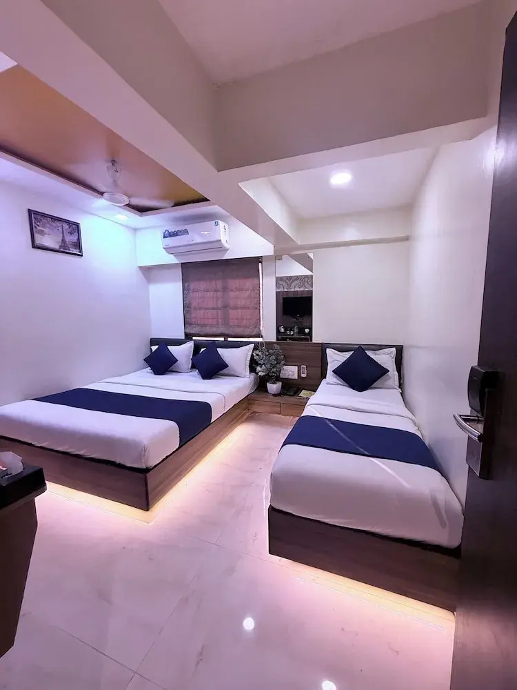 Photo - Hotel Ashyana - Near To Grant Road Station Mumbai
