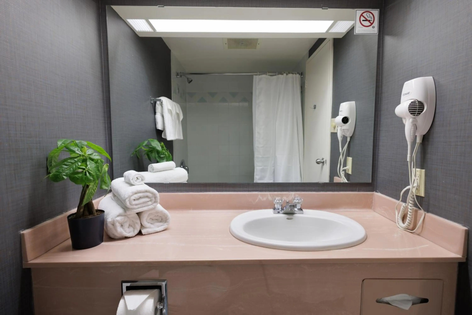 Photo - Cartier Place Suite Hotel