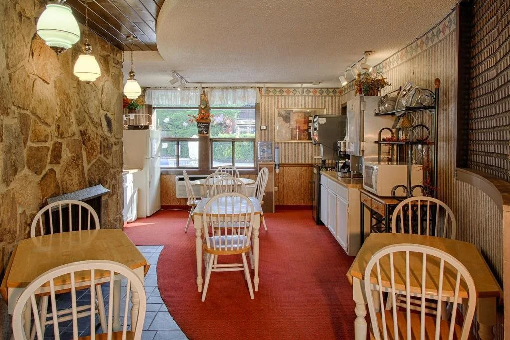 Photo - River Edge Inn