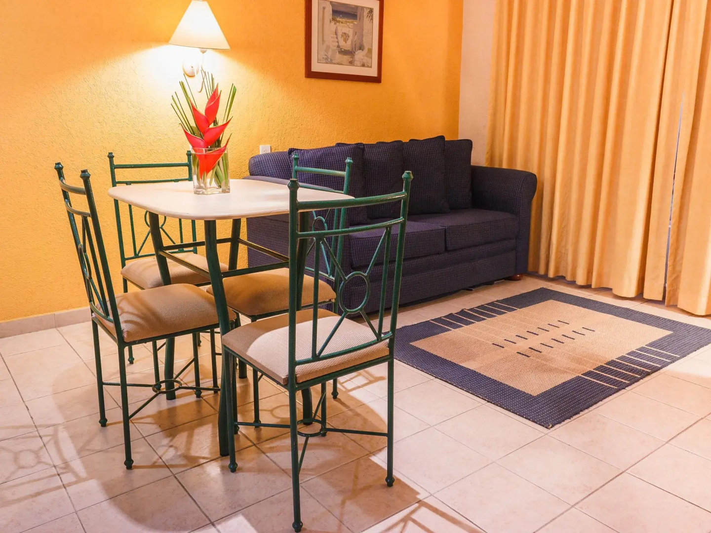 Photo - Plaza Inn Express