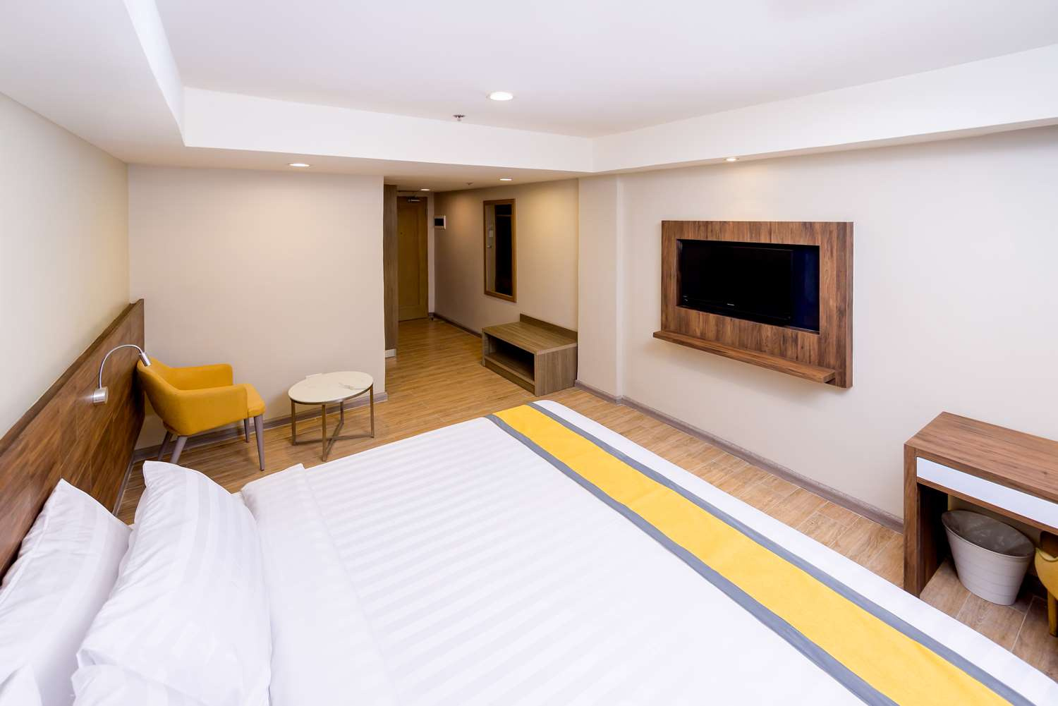 Photo - Surestay Plus By Best Western Cebu City