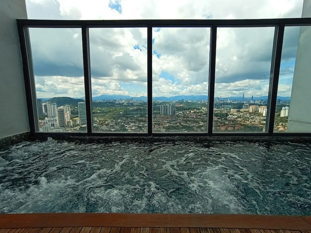 Photo - The Hub SS2 - Studio Suite Room