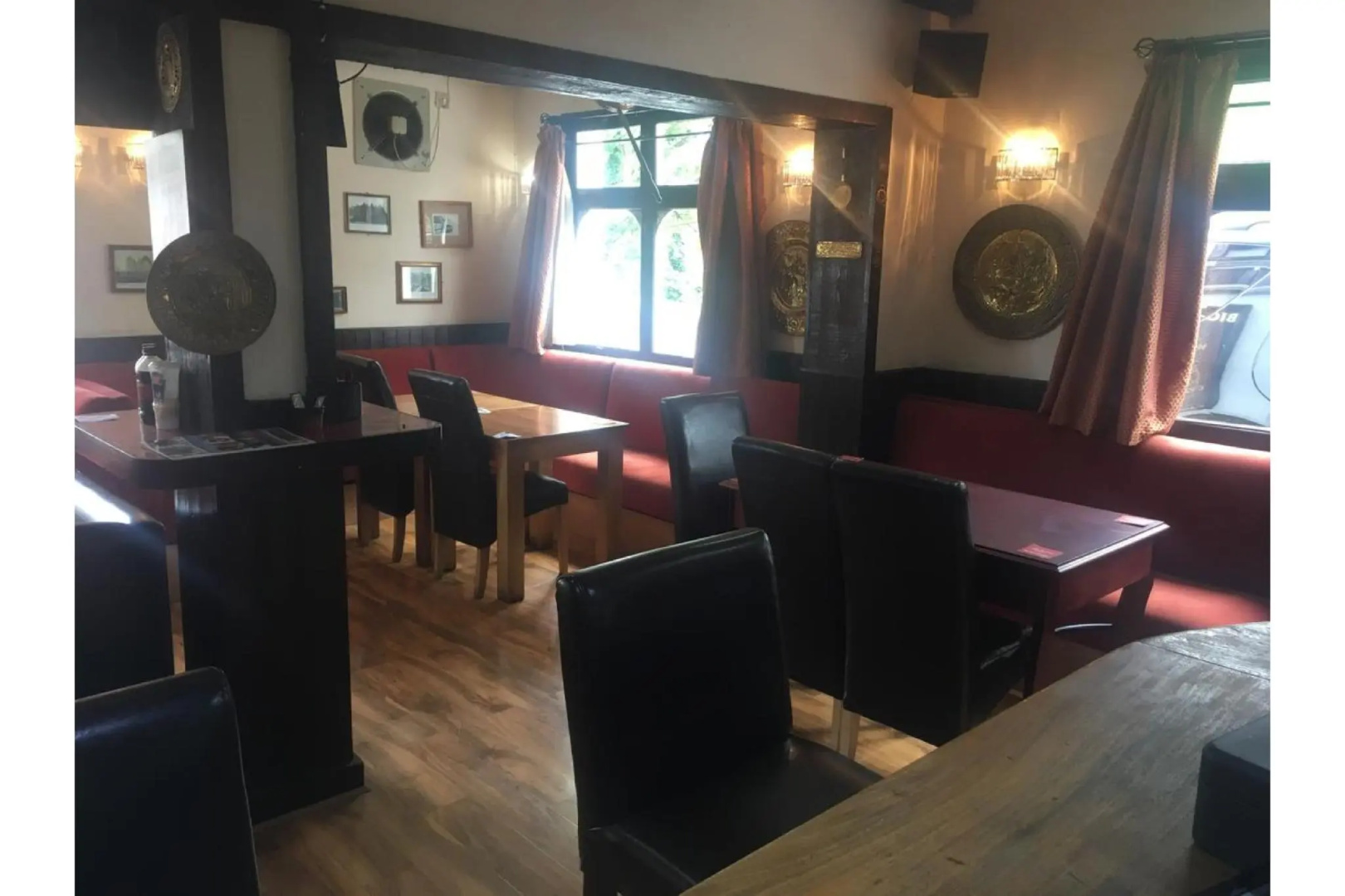 Photo - Old Oak Tree Inn