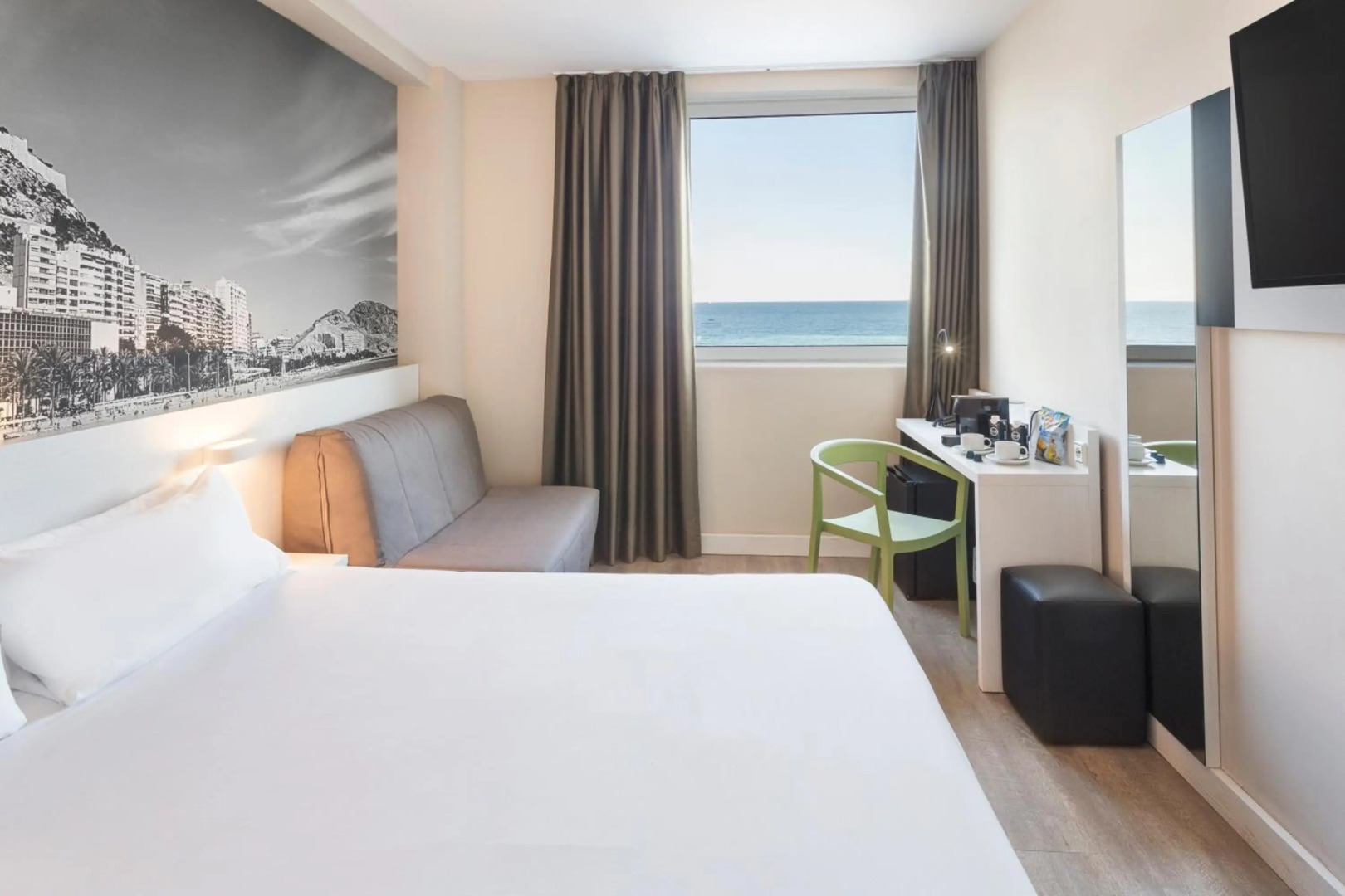 Photo - B&B HOTEL Alicante